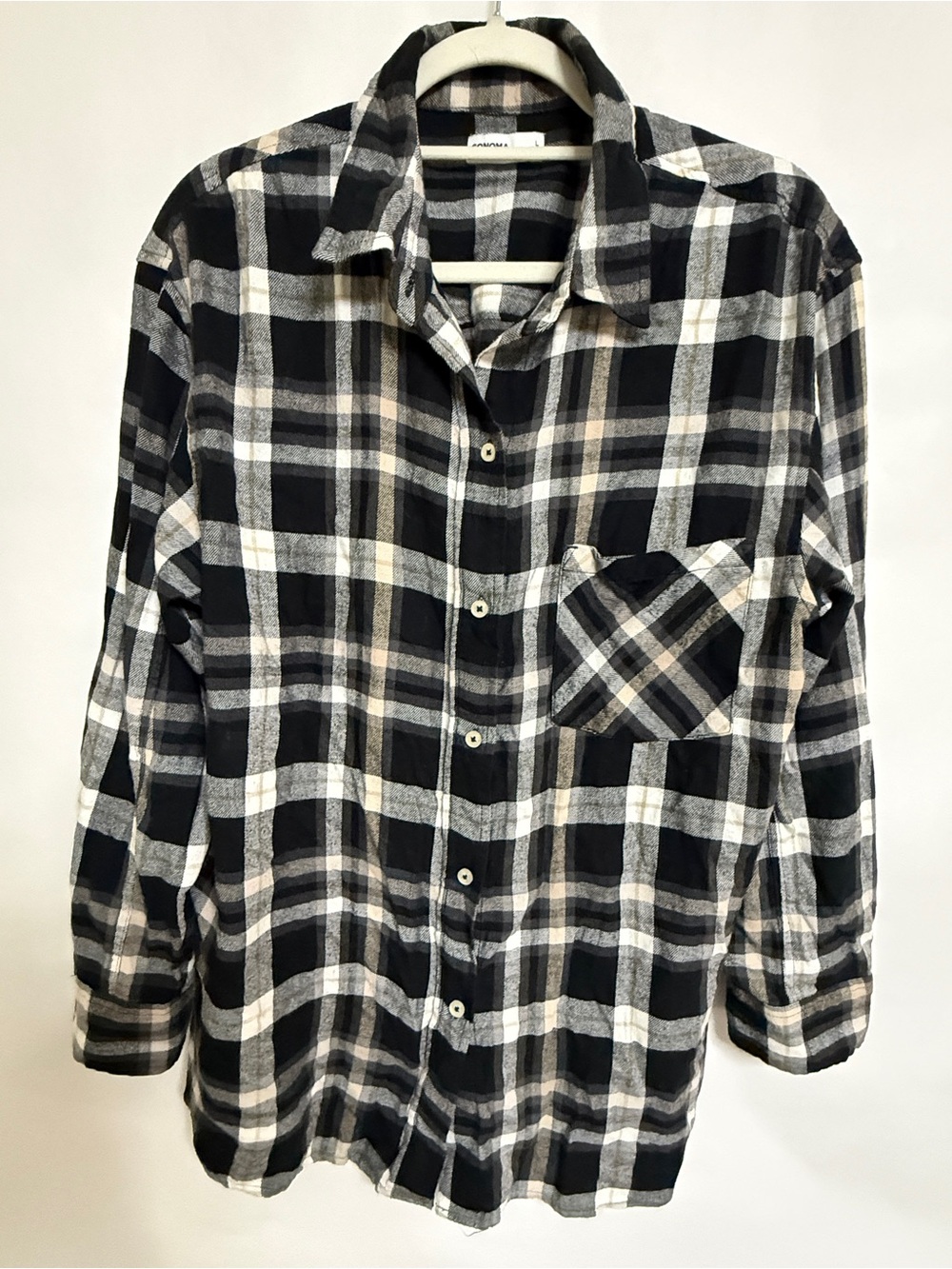 Women’s Black & White Plaid Long-Sleeve Shirt